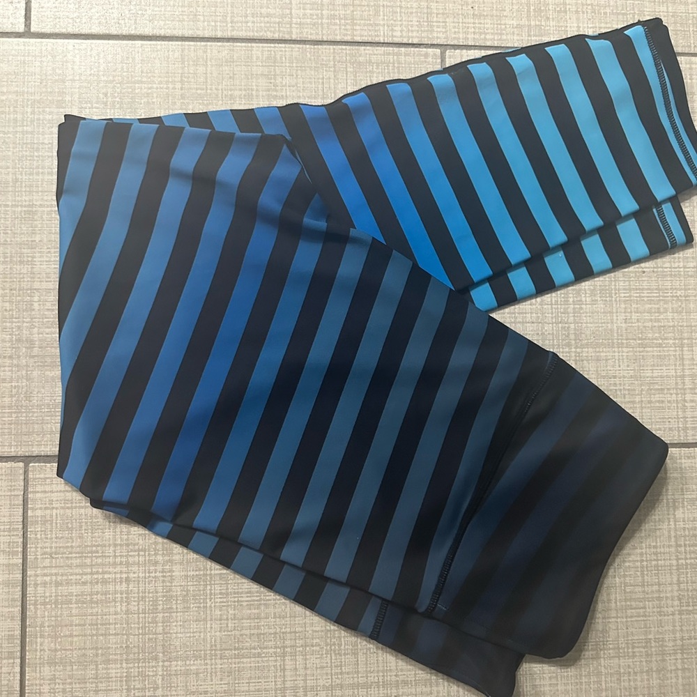 Zyia workout leggings